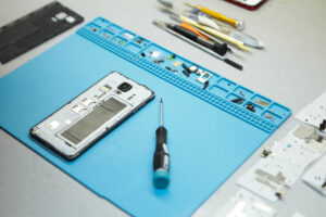Where to Find the Best Cellphone Repair Shops Near You