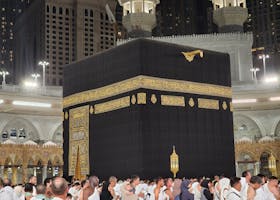 Bradford November Umrah Packages 2025 – Affordable Family Deals from the UK