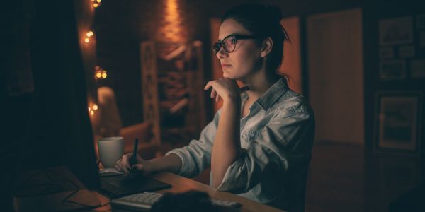 How to Maintain Blood Sugar During Night Shifts: Dietitian Explains